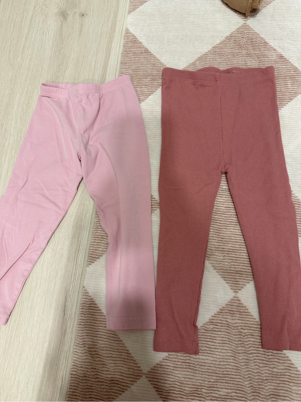 Girls' Comfortable Stretch Leggings in Light Pink and Dusty Rose